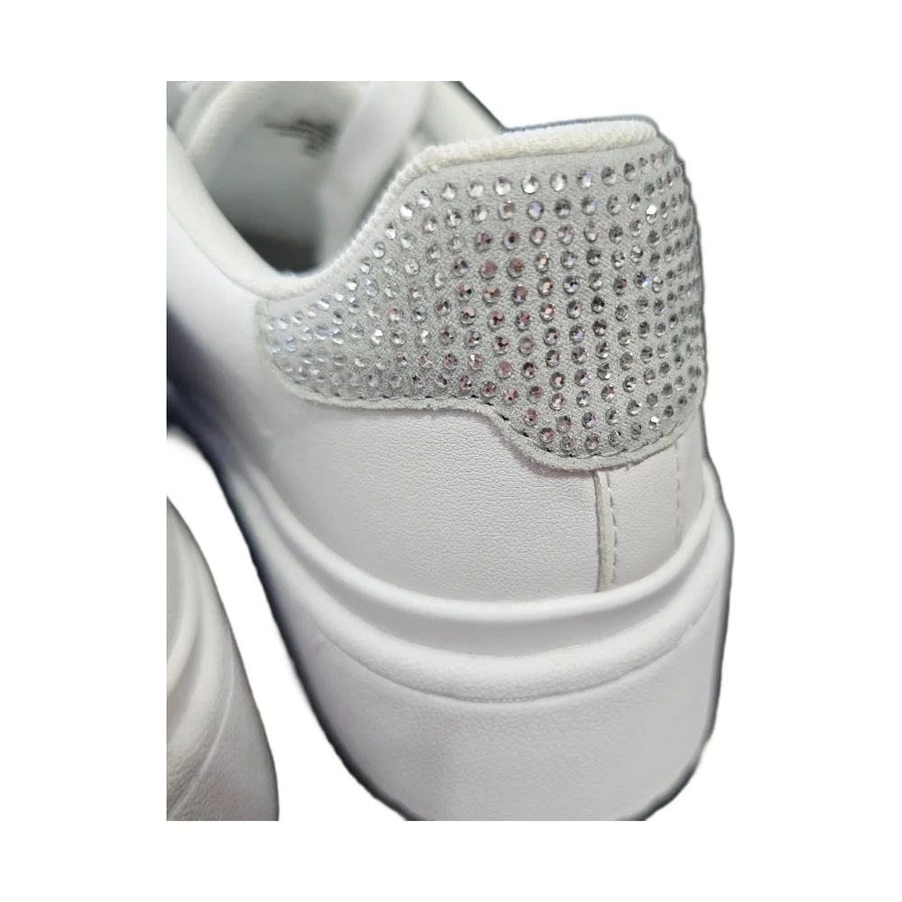 GBG Los Angeles Rhinestone White Sneakers Size 9.5 NWT - Picture 4 of 6